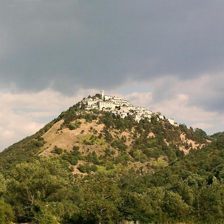 Albergo Diffuso Crispolti Labro Ruang foto
