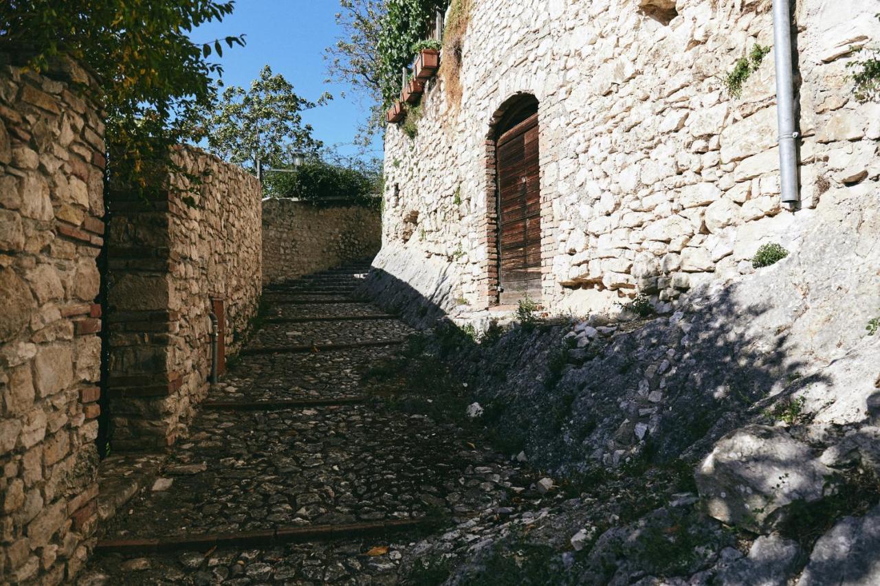 Albergo Diffuso Crispolti Labro Bagian luar foto