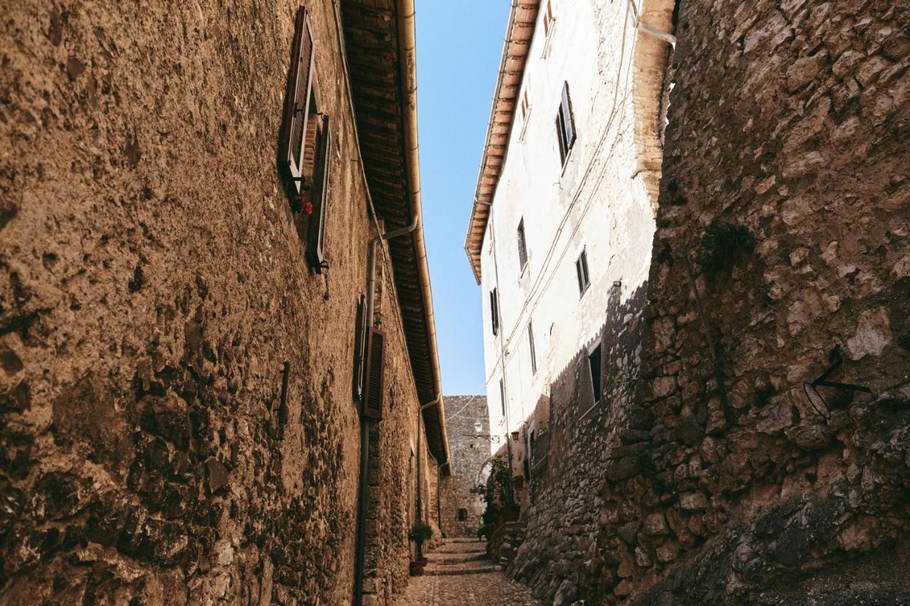 Albergo Diffuso Crispolti Labro Bagian luar foto