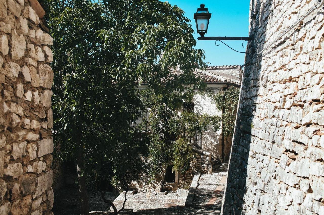 Albergo Diffuso Crispolti Labro Bagian luar foto