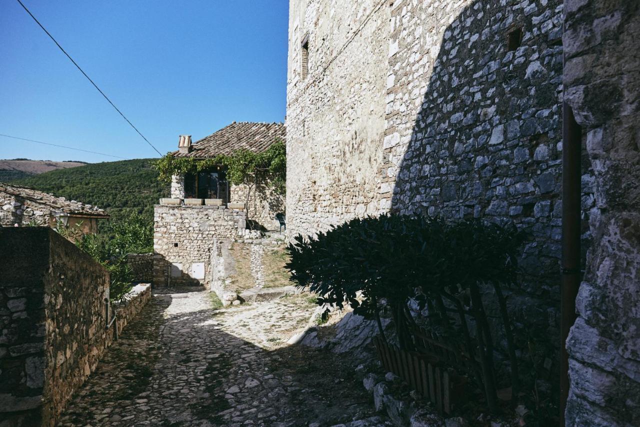 Albergo Diffuso Crispolti Labro Bagian luar foto