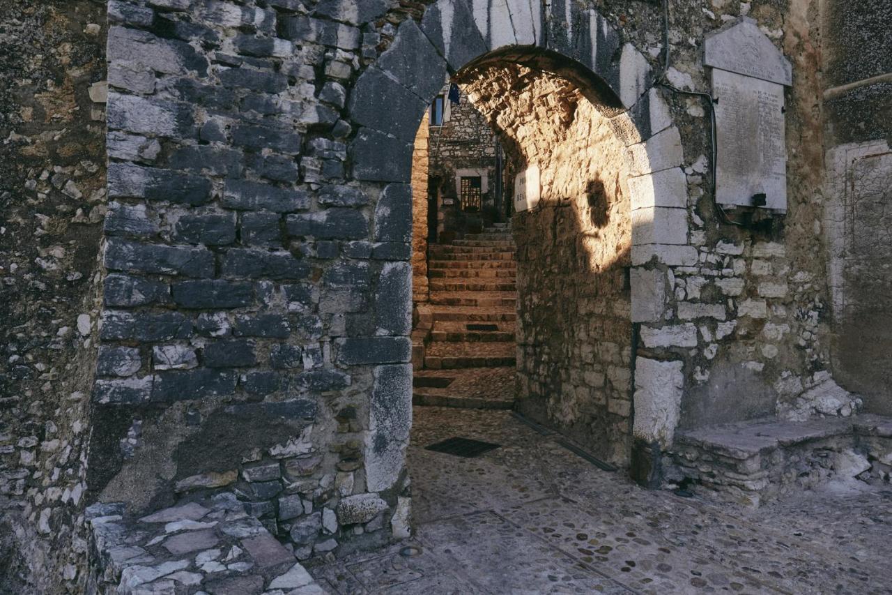Albergo Diffuso Crispolti Labro Bagian luar foto