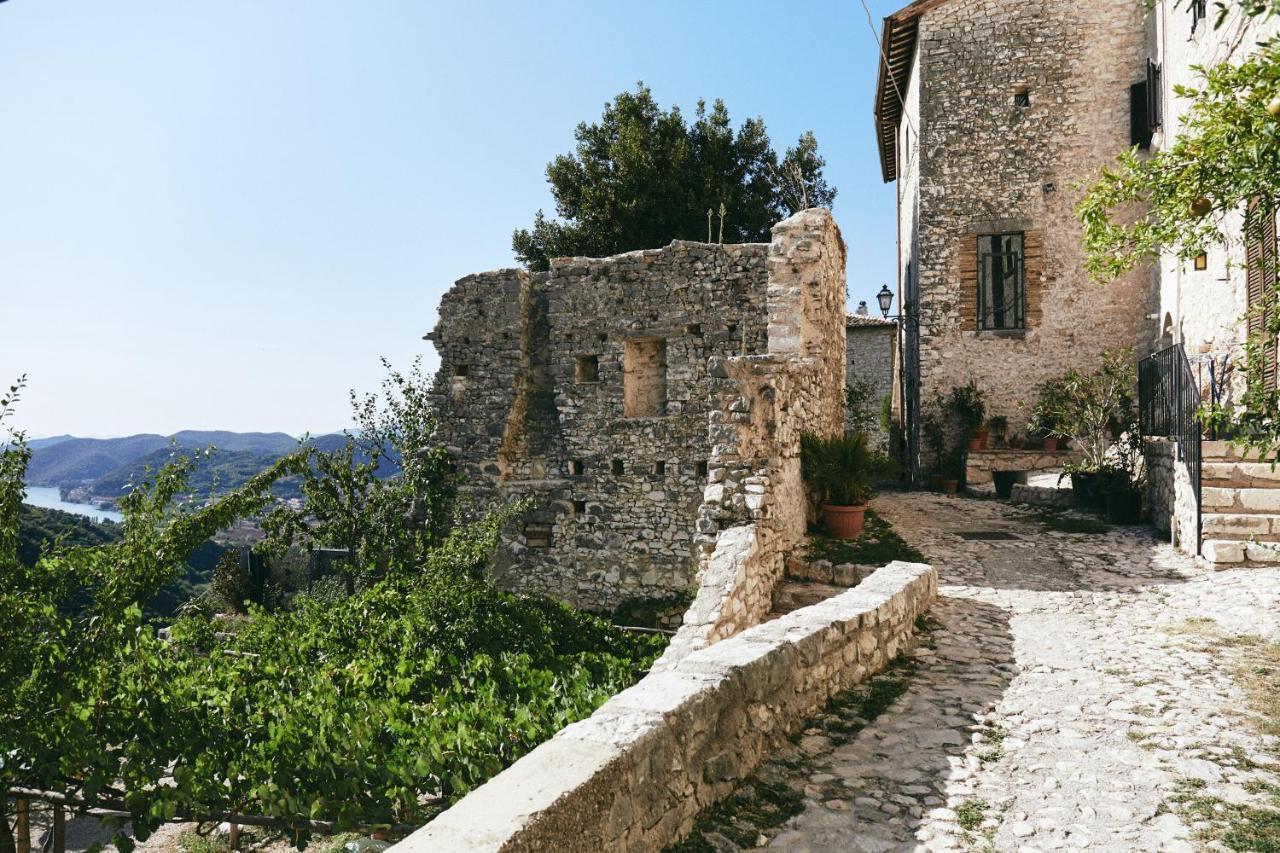 Albergo Diffuso Crispolti Labro Bagian luar foto