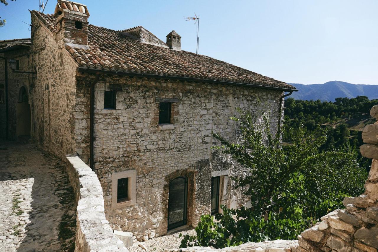 Albergo Diffuso Crispolti Labro Bagian luar foto