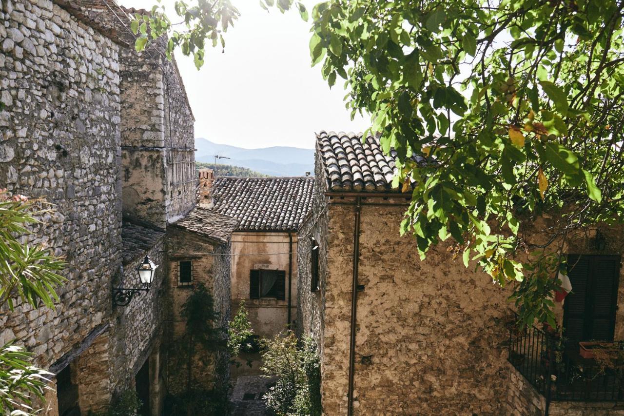 Albergo Diffuso Crispolti Labro Bagian luar foto